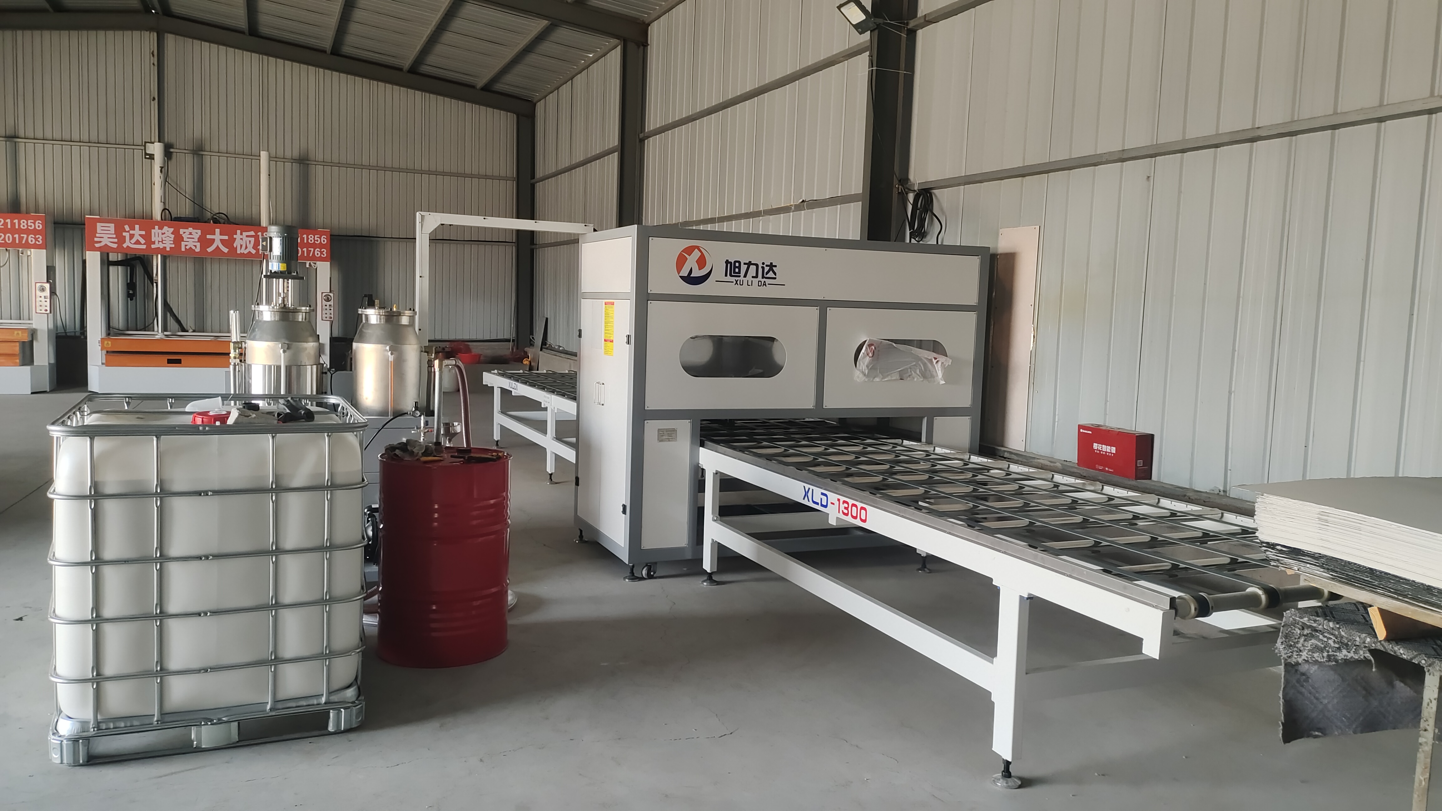 复合板淋胶机行业发展现状及周边条件特征