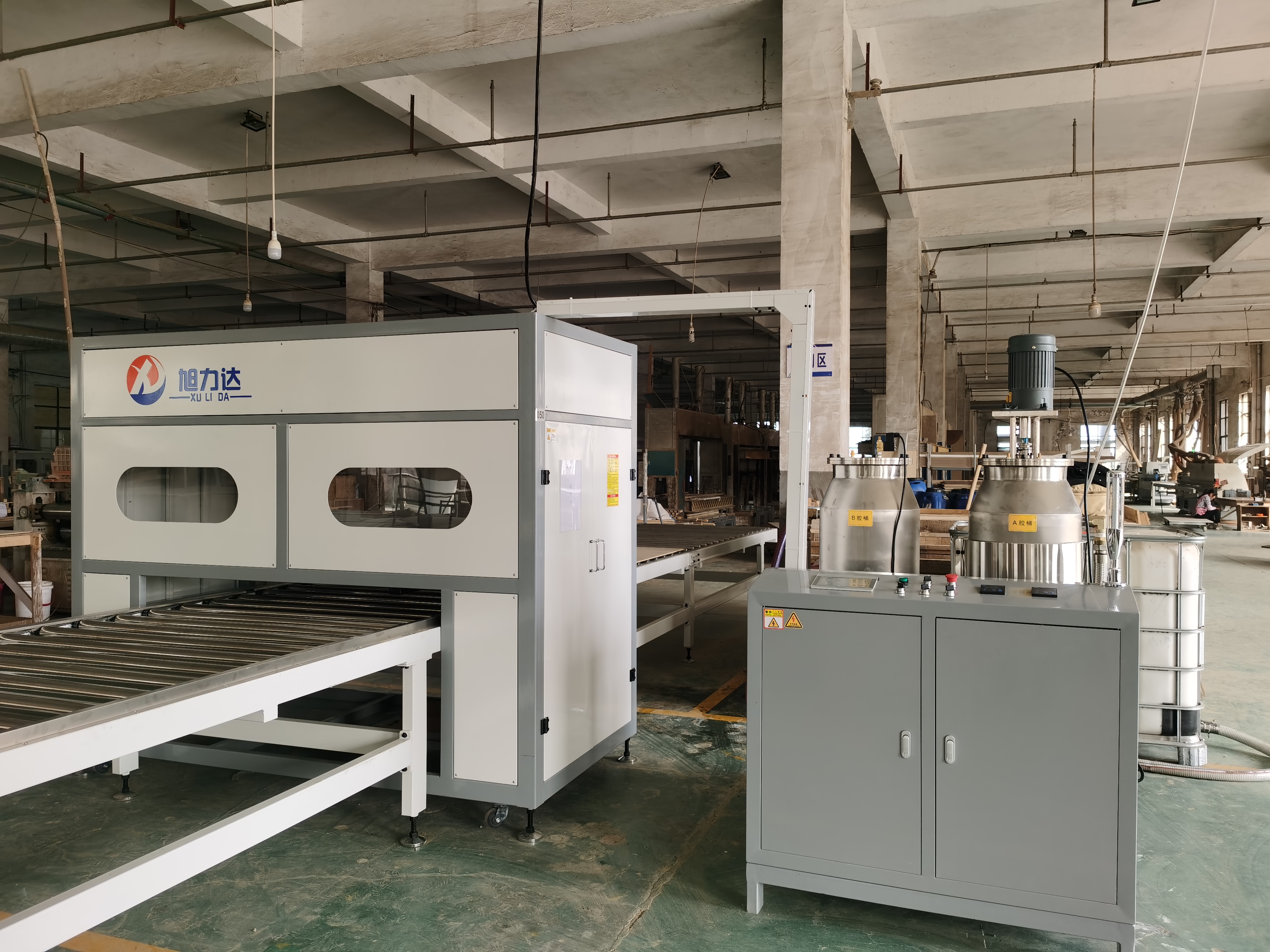 2024.11.06 SPC蜂窝板全自动淋胶机-5.jpg